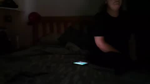 Snapshot of mikeundies chatting on 05/18/26, 08:14 mikeundies online show from 05/18/26, 08:14