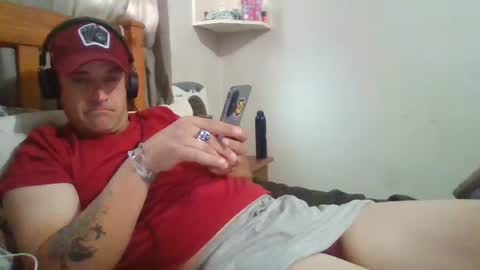 Snapshot of mikeundies chatting on 07/12/26, 09:22 mikeundies online show from 07/12/26, 09:22