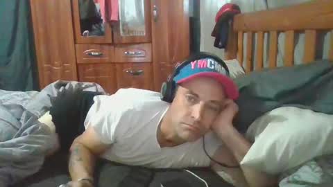 Snapshot of mikeundies chatting on 07/13/26, 06:49 mikeundies online show from 07/13/26, 06:49