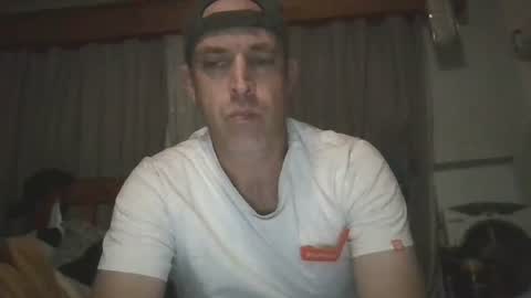 Snapshot of mikeundies chatting on 07/19/26, 08:34 mikeundies online show from 07/19/26, 08:34