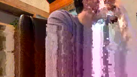 Snapshot of mikeydubs10 chatting on 05/06/26, 01:27 mikeydubs10 online show from 05/06/26, 01:27