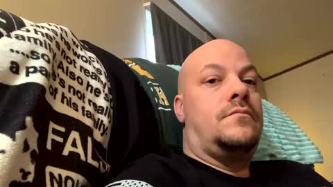 mikeylikesit2222 online show from 12/28/24, 07:43