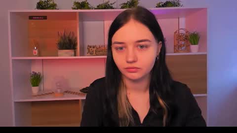 miki_ti online show from 10/25/25, 08:33