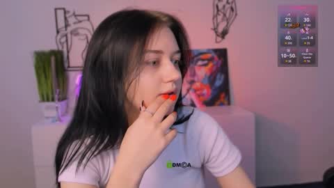 miki_ti online show from 11/08/25, 12:16