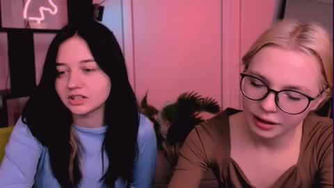 miki_ti online show from 11/21/25, 09:41