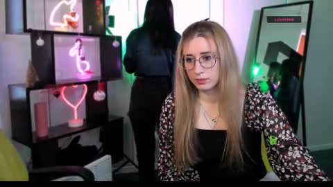 miki_ti online show from 01/12/26, 12:32