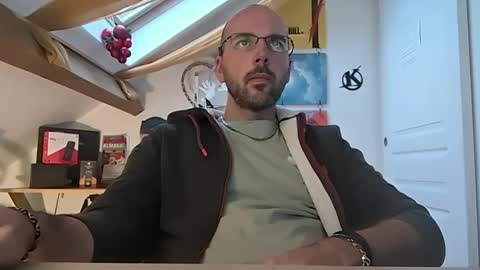 mikmik91 online show from 12/17/24, 03:39