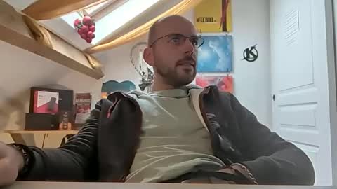 mikmik91 online show from 12/18/24, 11:02