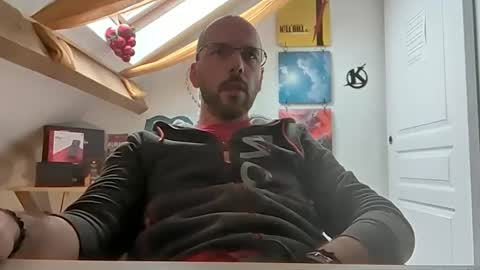 mikmik91 online show from 12/19/24, 10:13