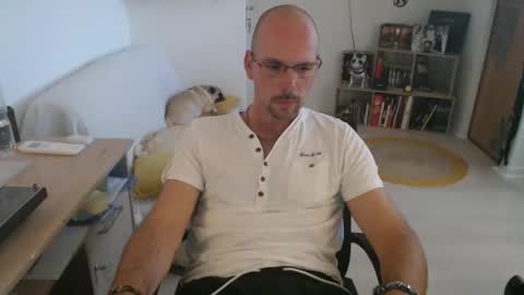 mikmik91 online show from 09/18/25, 02:41