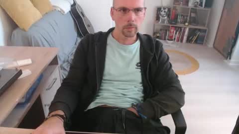 mikmik91 online show from 10/13/25, 10:15