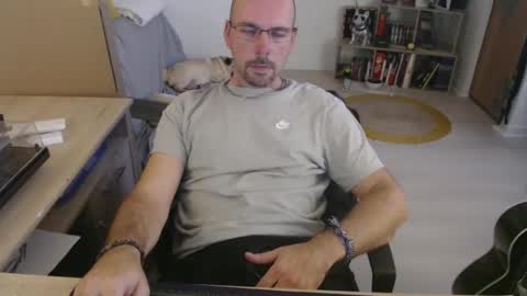 mikmik91 online show from 10/28/25, 03:58