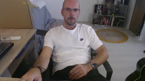 mikmik91 online show from 10/31/25, 02:07