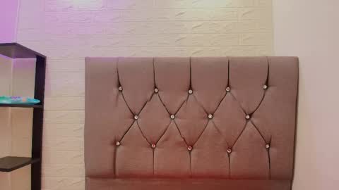   miku katsuragi  online show from 04/23/26, 11:18