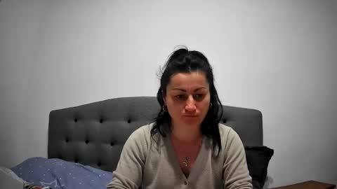 Mikyloveu online show from 02/12/25, 07:02