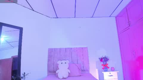 Snapshot of mila_1wood chatting on 07/25/26, 12:53 mila_1wood online show from 07/25/26, 12:53