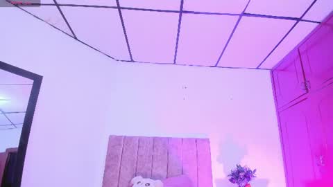 Snapshot of mila_1wood chatting on 07/29/26, 10:24 mila_1wood online show from 07/29/26, 10:24