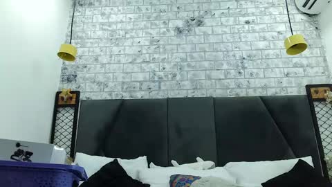 Snapshot of mila_adamss chatting on 01/13/25, 10:58 mila_adamss online show from 01/13/25, 10:58