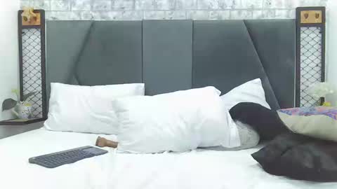 Snapshot of mila_adamss chatting on 02/12/25, 05:26 mila_adamss online show from 02/12/25, 05:26