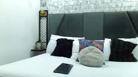 Snapshot of mila_adamss chatting on 02/19/25, 11:06 mila_adamss online show from 02/19/25, 11:06