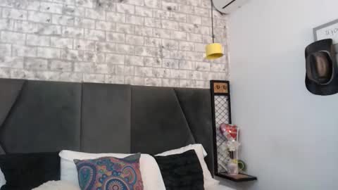 Snapshot of mila_adamss chatting on 10/30/25, 10:27 mila_adamss online show from 10/30/25, 10:27