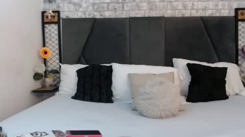 Snapshot of mila_adamss chatting on 10/31/25, 10:27 mila_adamss online show from 10/31/25, 10:27