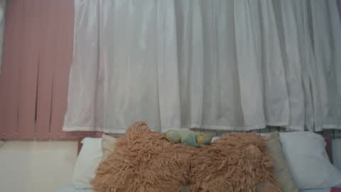 Snapshot of mila_adamss chatting on 11/06/25, 10:49 mila_adamss online show from 11/06/25, 10:49