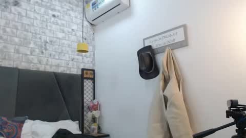 Snapshot of mila_adamss chatting on 12/01/25, 09:47 mila_adamss online show from 12/01/25, 09:47