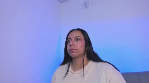 mila  online show from 12/20/25, 09:55