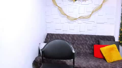 mila_cinnamon13 online show from 01/13/25, 07:42