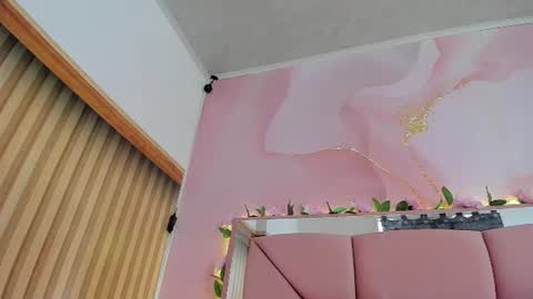 mila_grace_ online show from 06/09/26, 06:52