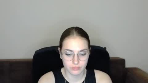 Snapshot of mila_keyy chatting on 04/19/26, 08:11 mila_keyy online show from 04/19/26, 08:11