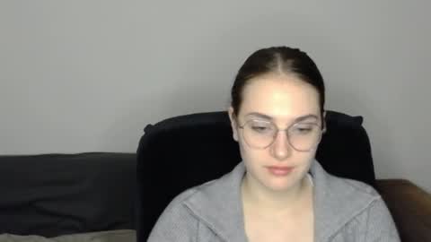 Snapshot of mila_keyy chatting on 04/27/26, 08:40 mila_keyy online show from 04/27/26, 08:40