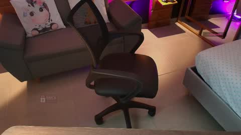 Milena  online show from 04/05/26, 11:07