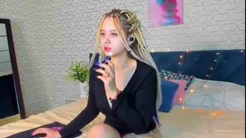 mila_kinor online show from 01/05/25, 10:43
