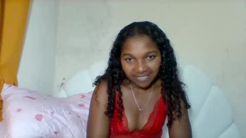 Snapshot of mila_lunah chatting on 05/19/26, 03:29 mila_lunah online show from 05/19/26, 03:29