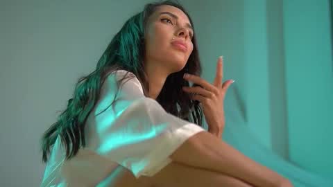 mila may  online show from 10/26/25, 11:09