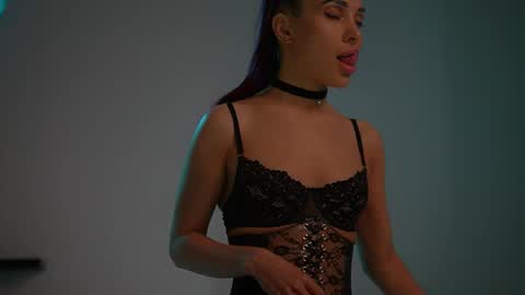 mila may  online show from 05/01/26, 04:28