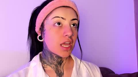 Snapshot of mila_monty__ chatting on 10/18/25, 03:20 online show from 10/18/25, 03:20