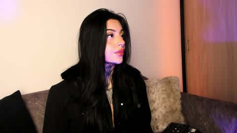 Snapshot of mila_monty__ chatting on 04/01/26, 01:39 online show from 04/01/26, 01:39