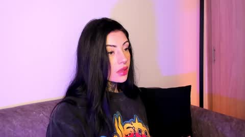 Snapshot of mila_monty__ chatting on 05/27/26, 02:41 online show from 05/27/26, 02:41