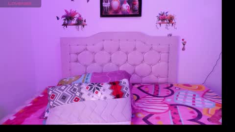 laura online show from 01/06/26, 03:43