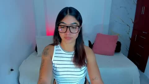 martina online show from 04/22/26, 01:52