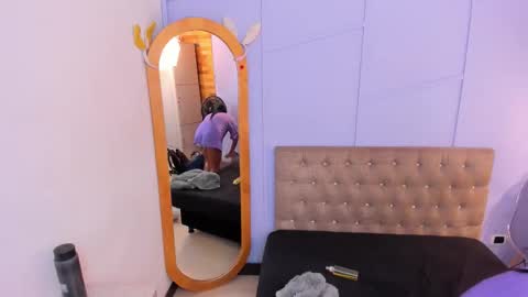 Mila and samy online show from 11/30/25, 11:47