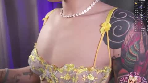 M I L A  online show from 11/05/25, 11:54