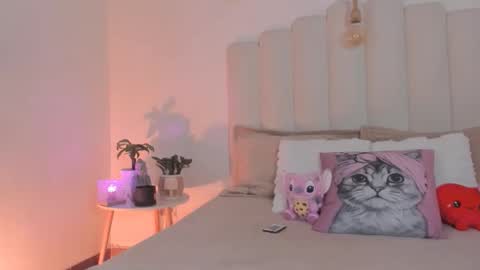 mila_stark333 online show from 03/06/26, 08:55