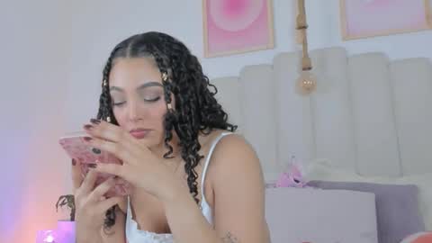 mila_stark333 online show from 04/28/26, 06:07