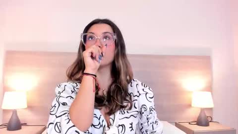 mila_thomass online show from 03/02/26, 11:06