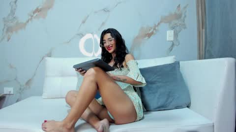          online show from 02/05/25, 10:01