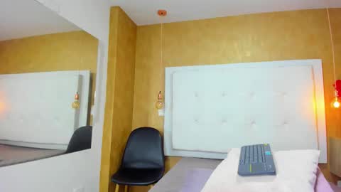          online show from 11/18/25, 10:25